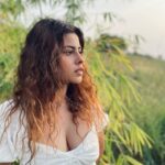 Anisha Victor Instagram - 🌾🌻🕸️🕷️ #sunset #portrait #farm #farmlife #westernghats #maharashtra #outdoor #autumn