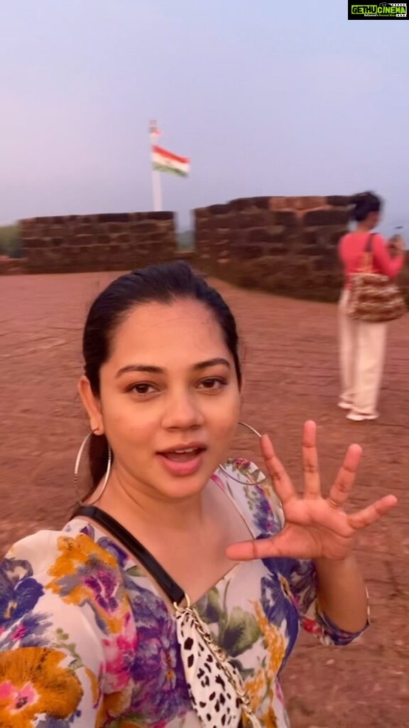 Anitha Sampath Instagram - Top3 things to know👇🏼 ✅Fort Aguada is a well-preserved 17th century Portuguese fort, along with a lighthouse,on Sinquerim Beach (goa), overlooking the Arabian Sea. ✅ It is an ASI protected Monument of National Importance in Goa. ✅The Aguada lighthouse was built in 1864 on a hill located on the west to the fort. It is one of the oldest in Asia. Girls trip booked through @travelinkholidays✅ #goa #aguadafort #goadiaries #anithasampath Agoda Fort,Goa