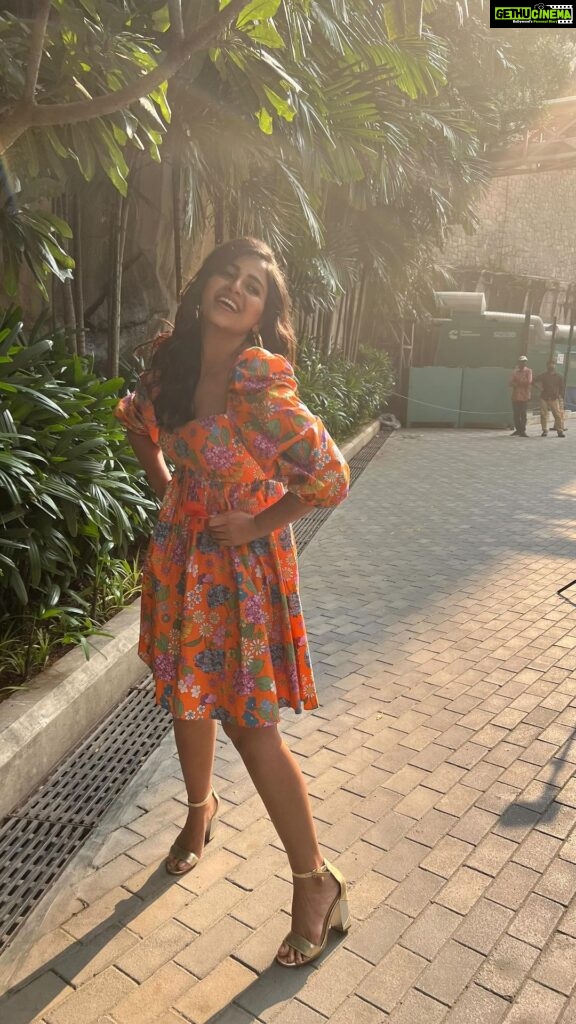 Anjali Instagram - Sun is shining and so are you ☀️ Styling @manogna_gollapudi Dress @nautanky Photographer @pranil_chintewar #happy #girl #weekend #vibes #instagram #reels