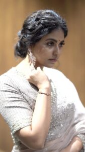 Anjali Instagram - Just Snatched!! 🤌 Styled @raji.raaga09 Assisted @devaras92 Outfit @singhanias_hyd Jewellery @kushalsfashionjewellery Photographer @they_call_me_keshu #transistion #monday #mood #saree #love #instagram #reels
