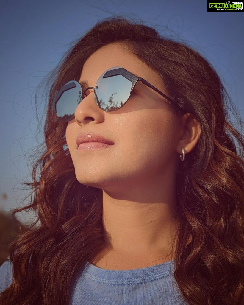 Anjali Instagram - Working Sunday 😎 #happy #sunday #vibes