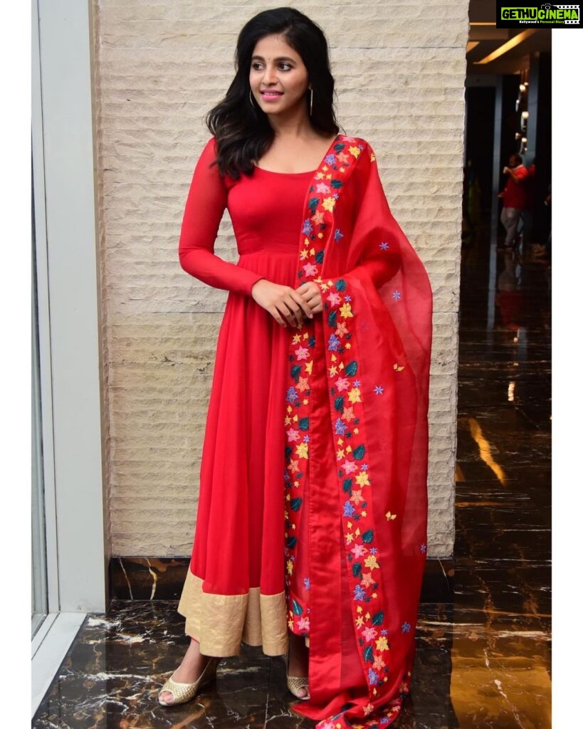 Anjali Instagram - 🌹 In a @bhargavikunam outfit Styled by @raji.raaga09 😍 #red #saturday #happy #weekend #stayhome #staysafe