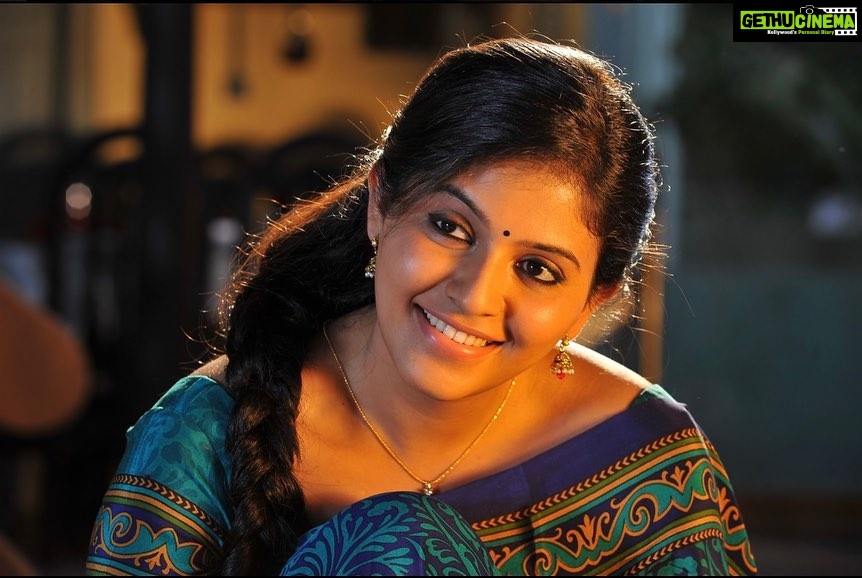 Anjali Instagram - 10 years of #svsc a film that touched many many hearts and a major milestone in my career. Seetha, the most special role that still lives on in your hearts ❤️ #10yearsforsvsc @venkateshdaggubati @urstrulymahesh #sreekanthaddala @samantharuthprabhuoffl @joinprakashraj @mickeyjmeyerofficial @srivenkateswaracreations #grateful #gratitude