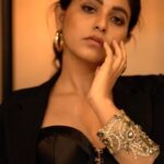Anjali Instagram - Felt like black rose 🖤 Styling @manogna_gollapudi Pant suit @sonaakshiraaj Photographer @chinthuu_klicks #black #love #instagram #reels