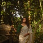 Anjana Jayaprakash Instagram – 🌸🌸

Saree set by @pranaahbypoornimaindrajith
Shot by @parvathy.prasad_
Creative direction & coordination: @labfour13 
HMU: @makeupby_nami_