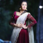 Anjana Rangan Instagram - This song 🫰♥️🫠 MUA : @shree__artistry__ Hairstylist : @luke_the_hairstylist Jewellery : @bronzerbridaljewellery Photography : @edengroupofstudio