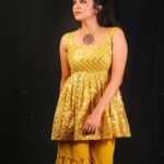 Anjana Rangan Instagram - Day 5: YELLOW 💛🐥 She is your sunshine. She radiates warmth, hope and happiness. She is your love. She is your yellow💛 #navarathricollections by @magicbyjeeni Shot by @padambyveni MUAH : @kalai_hair_and_makeup ✨