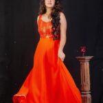 Anjana Rangan Instagram – Day 1 : Orange🧡

Orange is the colour of emotion and its our personal favourite! ✨
 
#navarathricollections by @magicbyjeeni 
Shot by @padambyveni 

MUAH : @kalai_hair_and_makeup ✨