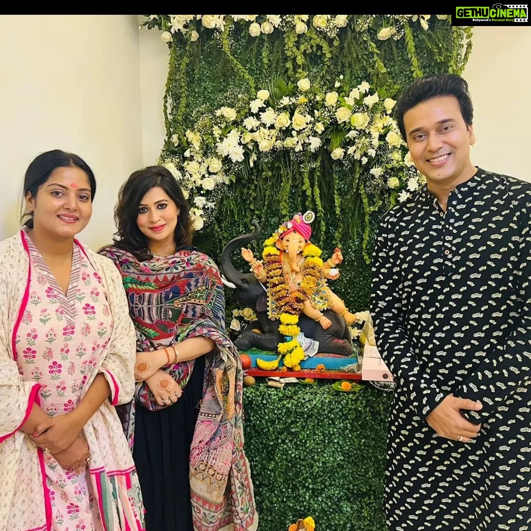 Anjana Singh Instagram - Ganpati Darshan @anjana_singh_ place 🤗