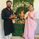 Anjana Singh Instagram - Superstar Actress Anjana Singh ji ke mumbai wale ghar Ganpati Bappa.. Dhamaal fun with Actor Soorya ji, Producer Uday Bhagat Ji, PRO Ramchandra ji.. it's me.. Bappa bless to all.. Ganpati Bappa Morya 💐😘🤗