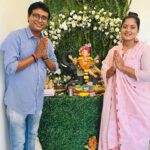 Anjana Singh Instagram - Superstar Actress Anjana Singh ji ke mumbai wale ghar Ganpati Bappa.. Dhamaal fun with Actor Soorya ji, Producer Uday Bhagat Ji, PRO Ramchandra ji.. it's me.. Bappa bless to all.. Ganpati Bappa Morya 💐😘🤗