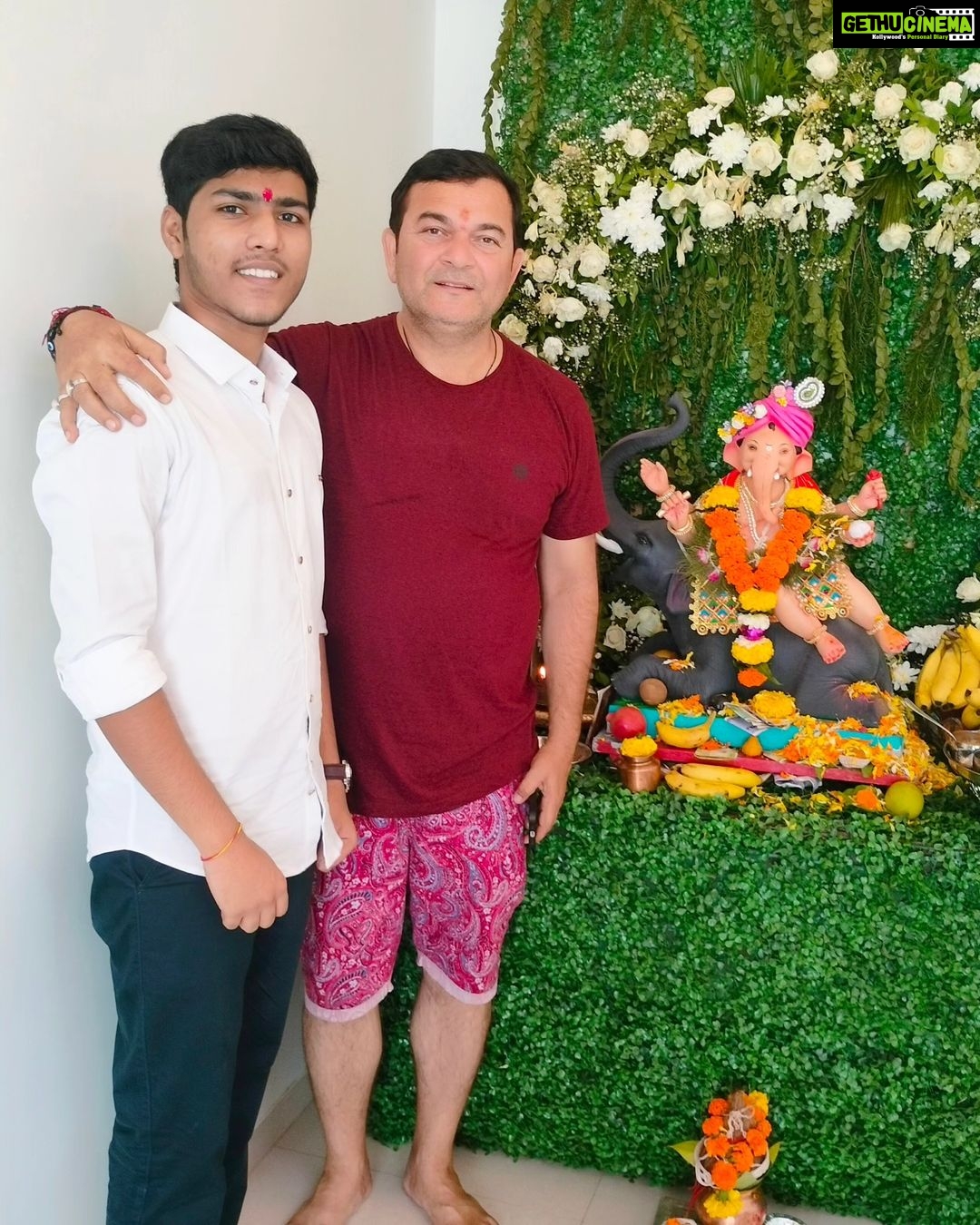 Anjana Singh Instagram - आज अंजना सिंह जी के घर पे गणपति बप्पा के हुवे दर्शन 💐🙏😍 बहुत खूबसूरत पल 😍💃🏿