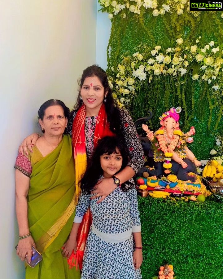 Anjana Singh Instagram - आज अंजना सिंह जी के घर पे गणपति बप्पा के हुवे दर्शन 💐🙏😍 बहुत खूबसूरत पल 😍💃🏿