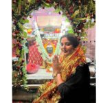 Anjana Singh Instagram – जन्मदिन की शुरुआत माँ थावेवाली के दर्शन और आशीर्वाद के साथ 🙏🏻#मातारानी अपनीकृपा बनाए रखें🙏🏻
#जयमतादी
#jaimaathawewali🙏🚩🚩 Thawe mandeer gopalganj माई के दरबार में