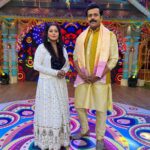 Anjana Singh Instagram - ओजस्‍वी वक्‍ता व सरल-सहज व्‍यक्तित्‍व के धनी, गोरखपुर लोकसभा क्षेत्र से लोकप्रिय मा० सांसद श्री @ravikishann जी को जन्मदिवस की हार्दिक बधाई एवं शुभकामनाएं ! ईश्वर आपको उत्तम स्वास्थ्य व दीर्घायु जीवन प्रदान करें !