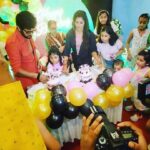 Anjana Singh Instagram – आप सभी को दिल से धन्यवाद मेरी बिटिया रानी @aditi13k15 के जन्मदिवस पर इतनी सारी बधाई और आशीर्वाद देने के लिए ।
जन्मदिन को इतना खास बनाने के लिए❤️🤗🙏🏻🙏🏻
अपना प्यार और आशीर्वाद बनाये रखें🙏🏻🙏🏻
हर हर महादेव🙏🏻
