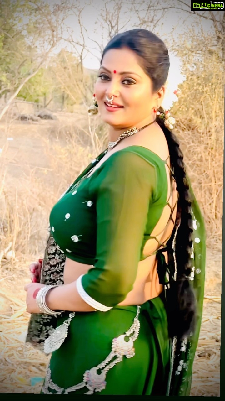 Anjana Singh - 110.9K Likes - #gaonkigori
#reels
#indianlook
#šā¤ļøšā¤ļø