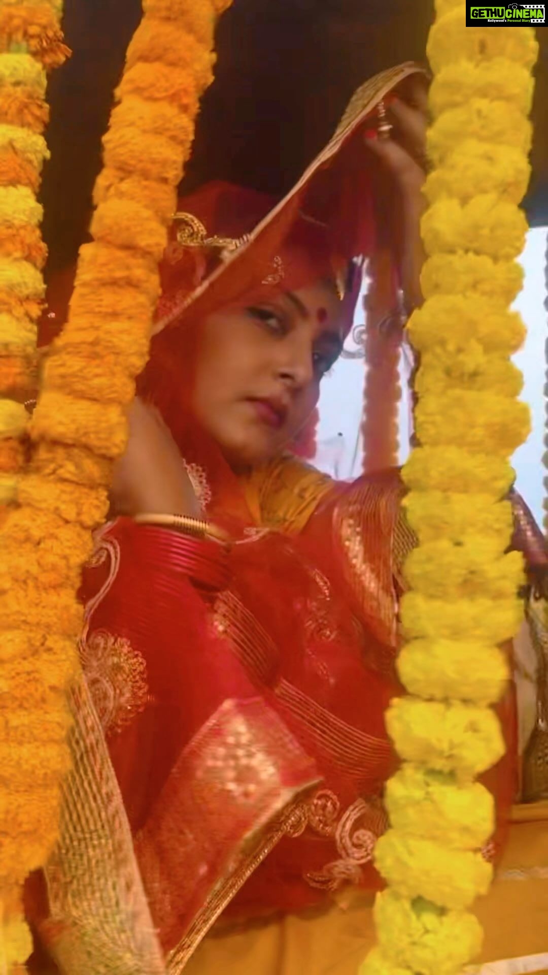 Anjana Singh Instagram - #gaonkigori #trending #trendingsongs #deshi
