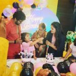 Anjana Singh Instagram – आप सभी को दिल से धन्यवाद मेरी बिटिया रानी @aditi13k15 के जन्मदिवस पर इतनी सारी बधाई और आशीर्वाद देने के लिए ।
जन्मदिन को इतना खास बनाने के लिए❤️🤗🙏🏻🙏🏻
अपना प्यार और आशीर्वाद बनाये रखें🙏🏻🙏🏻
हर हर महादेव🙏🏻