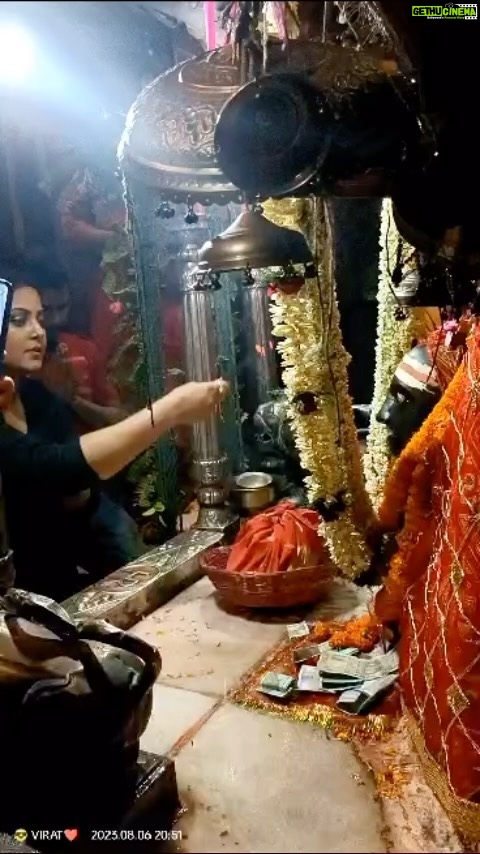 Anjana Singh Instagram - ЁЯМ║ЁЯМ║редредрдпрд╛ рджреЗрд╡реА рд╕рд░реНрд╡рднреВрддреЗрд╖реБ рд╢рдХреНрддрд┐ рд░реВрдкреЗрдг рд╕рдВрд╕реНрдерд┐рддрд╛ рдирдорд╕реНрддрд╕реНрдпреИ рдирдорд╕реНрддрд╕реНрдпреИ рдирдорд╕реНрддрд╕реНрдпреИ рдирдореЛ рдирдордГ редредЁЯМ║ЁЯМ║ ЁЯМ║ЁЯМ║рд╢рд╛рд░рджреАрдп рдирд╡рд░рд╛рддреНрд░реА рдХреА рд╣рд╛рд░реНрджрд┐рдХ рд╢реБрднрдХрд╛рдордирд╛рдПрдБЁЯМ║ЁЯМ║