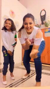 Anjana Singh Instagram - #trending 
#trendingsongs 
#twinning 
#likedaughterlikemother