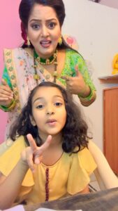 Anjana Singh Instagram - #reels
#comedy
#trending 
#reelitfeelit 
#likedaughterlikemother