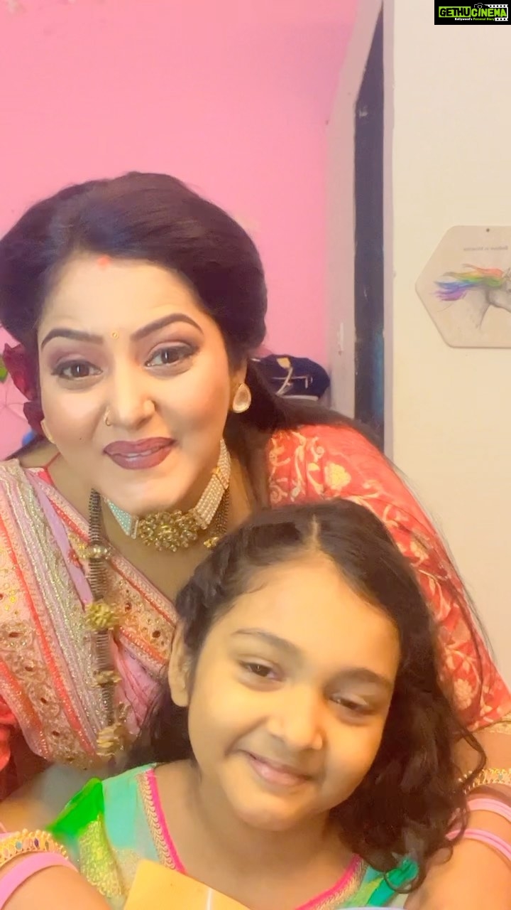 Anjana Singh - 144.1K Likes - #choripakdigayi
#reels
#trending
#comedy
#instagram
#likedaughterlikemother
