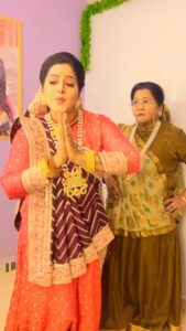 Anjana Singh Instagram - #reels
#kyukisaasbhikabhibahuthi 
#trending 
#reels 
#instagood 
#instagram 
With my cute saasu maa @pratimakannan maam ji ❤️🥰
Love you so much 🥰