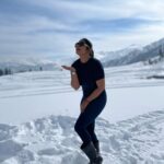 Anjana Singh Instagram - 🤍🤍 ❄️❄️ #takemeback 🌈 #vibes