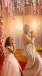 Anjana Singh Instagram - #pariskatrip 
#trending 
#trendingreels 
#maabeti 
#likedaughterlikemother 
#reels 
#reelitfeelit 
#mewithmylove ❤️🧿
#❤️