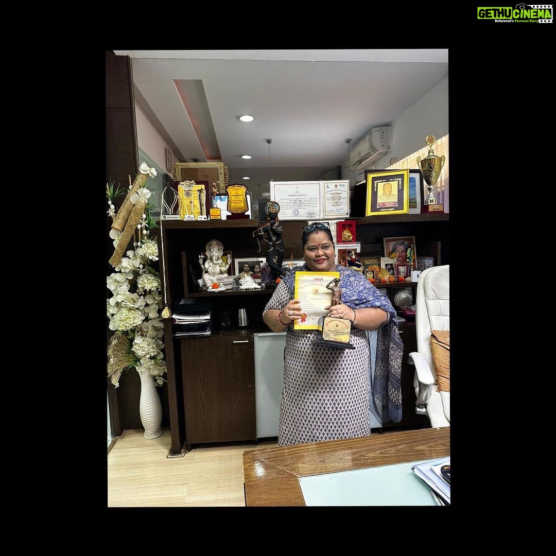 Anjana Singh Instagram - Congratulations @geetasingh0807 Didi 💐💐for getting lady leadership award in security field💐💐many more to come ❤️❤️