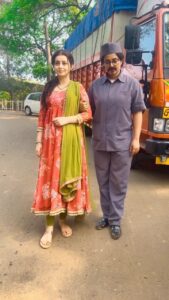 Anjana Singh Instagram - #janekahamerajigargayaji 
#trending 
#trendingreels 
#reelitfeelit 
With cute doll @chahatpandey_official 
#mahua #padma 
@dangal_tv_channel