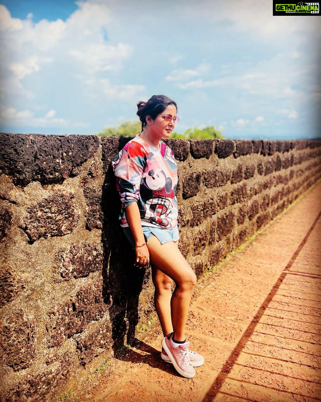 Anjana Singh Instagram - “The secret of happiness is low expectations” #weekendvibes #goodmorning