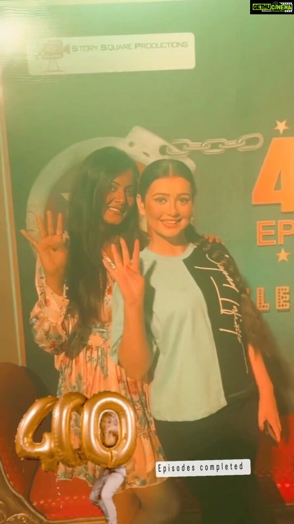 Anjana Singh Instagram - Congratulations to the entire team of ❤️NATH❤️ Yeeee we have completed 400 episodes 🧿 #thankyou so much everyone for your love & support #keepwatching @dangal_tv_channel @chahatpandey_official @ashishgarg_1498 @pratimakannan @junglee004 #aboutlastnight #party