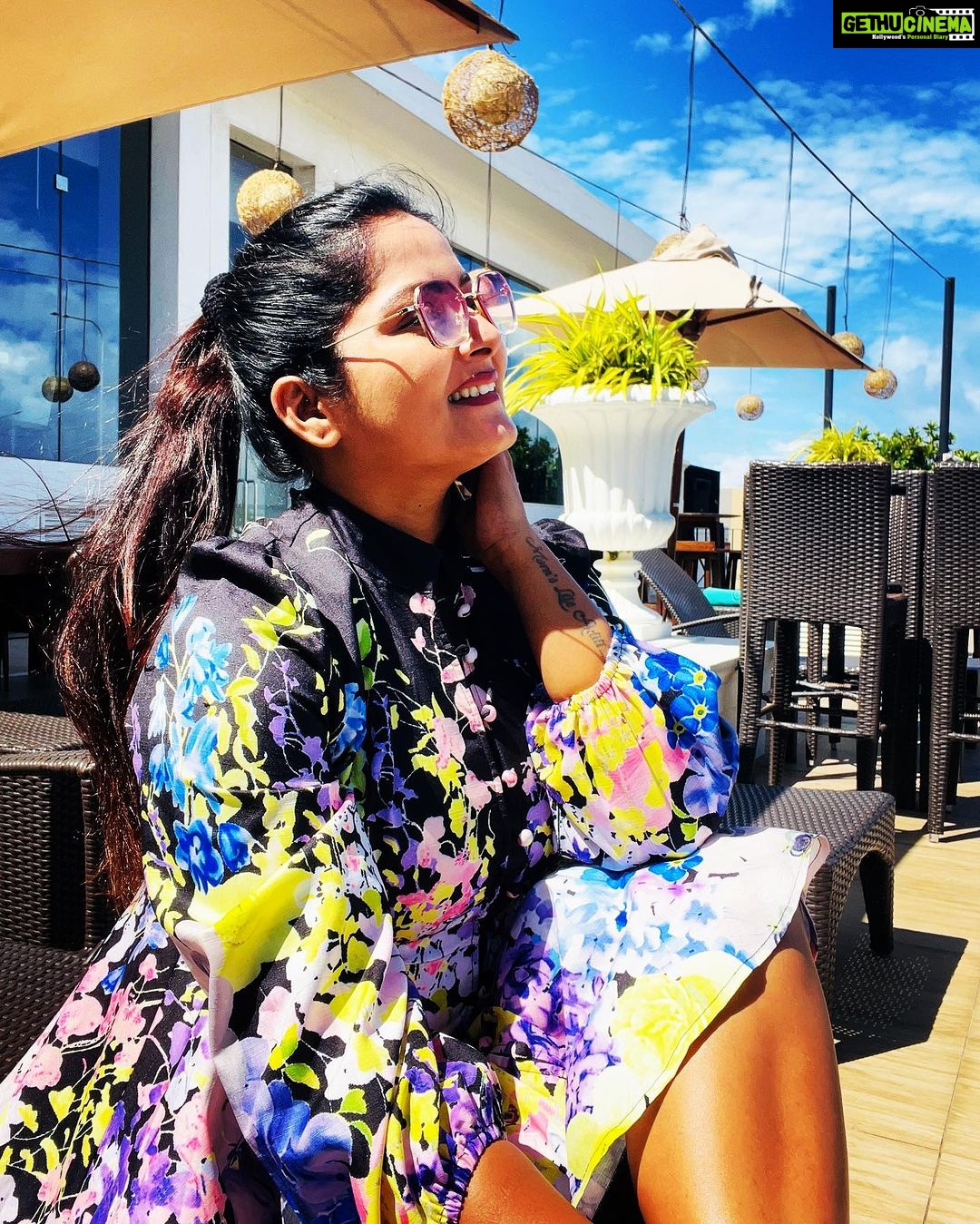 Anjana Singh Instagram - “No matter how you feel ,get up ,dress up,show up and never give up” ❤️🍀🧿