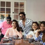 Anjum Fakih Instagram - 🧿♥️🤗 #throwback #lafamilia 📸 @shadank_photography
