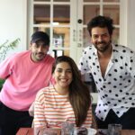 Anjum Fakih Instagram - 🧿♥️🤗 #throwback #lafamilia 📸 @shadank_photography