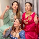Anjum Fakih Instagram - Girls Just Can’t Stop Looking Wow 🤣😂