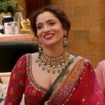 Ankita Lokhande Instagram - Her regal red look deserves a crown 👑❤️ @realvikasjainn @colorstv @beingsalmankhan @officialjiocinema @endemolshineind #AnkitaLokhandeJain #Diwali #AnViInBiggBoss17 #BiggBoss #BB17 #DilDimaagAurDum #Colors #SalmanKhan #JioCinema