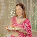 Ankita Lokhande Instagram - Her lehenga will twirl your heart today 😌✨💗 @colorstv @beingsalmankhan @officialjiocinema @endemolshineind #AnkitaLokhandeJain #Diwali #AnViInBiggBoss17 #BiggBoss #BB17 #DilDimaagAurDum #Colors #SalmanKhan #JioCinema
