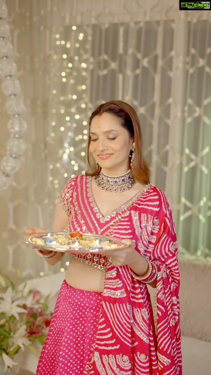 Ankita Lokhande Instagram - Her lehenga will twirl your heart today 😌✨💗 @colorstv @beingsalmankhan @officialjiocinema @endemolshineind #AnkitaLokhandeJain #Diwali #AnViInBiggBoss17 #BiggBoss #BB17 #DilDimaagAurDum #Colors #SalmanKhan #JioCinema