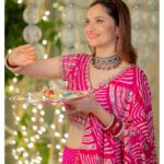 Ankita Lokhande Instagram - Yeh toh gulab ka phool aur phuljhadi, dono hai 💥🌹 @colorstv @beingsalmankhan @officialjiocinema @endemolshineind #AnkitaLokhandeJain #Diwali #AnViInBiggBoss17 #BiggBoss #BB17 #DilDimaagAurDum #Colors #SalmanKhan #JioCinema