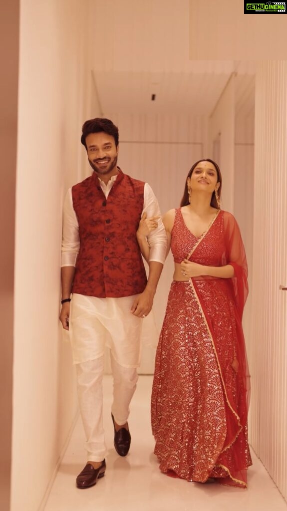 Ankita Lokhande Instagram - This Diwali, it’s all about dazzling with Reliance CENTRO! ✨ @lokhandeankita and @realvikasjain are our style icons, radiating the ‘Together we shine’ spirit. With 350+ international and national brands to choose from, Reliance CENTRO is the place to be this festive season. Join them in celebrating the magic of Diwali with Reliance Centro! #Togetherweshine #CENTROofcelebration #DiwaliGlam #RelianceCentroCelebration #EthnicElegance #diwali #diwalifestive #RelianceCentro #CENTRO #FestiveFashion #Fashion #FestiveFashion #togetherweshine #collection