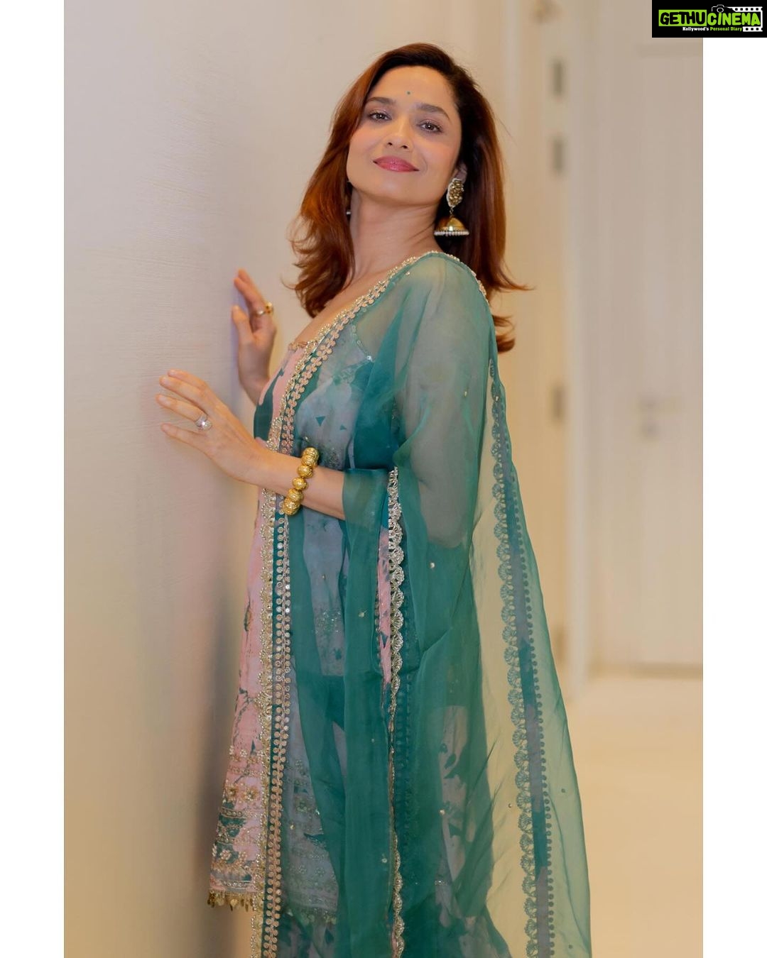 Ankita Lokhande Instagram - Happy Dhanteras to everyone celebrating! ✨♥️ @colorstv @beingsalmankhan @officialjiocinema @endemolshineind Credits:- Outfit: @ivorybydipika Jewellery: @womencode.in @radhya_jewellery Styled By: @hemlataa9 Assisted By: @saloni142_ @haaute #AnkitaLokhandeJain #VickyJain #HappyDhanteras #Dhanteras2023 #AnViInBiggBoss17 #BiggBoss #BB17 #DilDimaagAurDum #Colors #SalmanKhan #JioCinema
