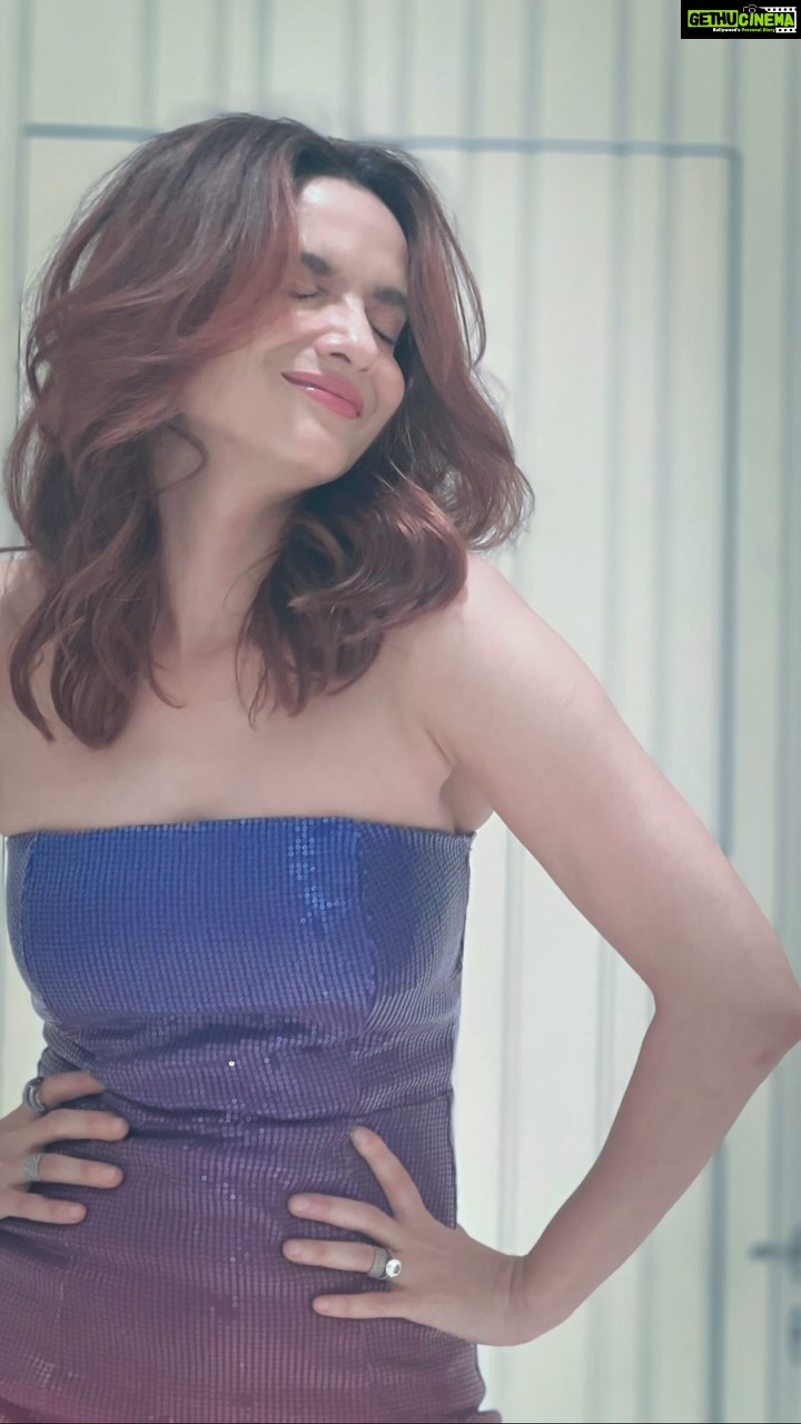 Ankita Lokhande Instagram - Boldness is sexy especially when itโs done with a wink ๐ Make up- @blendingiscardio Hair- @the_art_case_byfarah Jewellery: @diagoldbyvardagoenka Footwear: @feeltwenty Styled By: @hemlataa9 Team: @saloni142_ @haaute