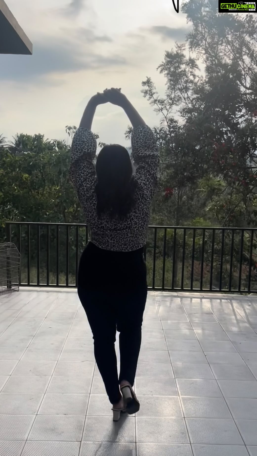 Anna Rajan Instagram - after heavy rain fall. My life starts .... @oxyvalley_resorts @jaush_an @arabicdarbar_attapadi_
