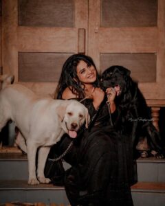 Anna Rajan Instagram - An acquired obsession🖤  @fruit_bae 
MUA @rr.makeovers 
  @roshna.ann.roy 
Styling @shawlidesigns @kabershapm kabershapm 
Click @ajmal_photography_
