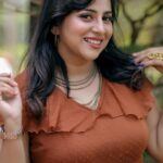Anna Rajan Instagram - A colour that holds secret. MUA @jaush_an Pic @akhil_photography_tvm @dessertblossom__ #anna #brown #movies #love #bee #malayalam #actress #selflove #happy #fighter