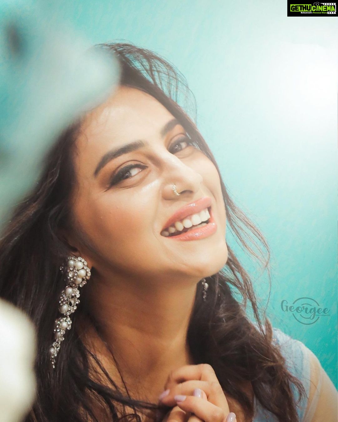 Anna Rajan Instagram - There's so much to smile about Pic @georgee_mraju MUA @jaush_an