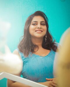 Anna Rajan Instagram - The limit of your imagination , the beginning of my dreams 
Pic  @georgee_mraju 
MUA @jaush_an
#blue#actress#malayalam#malayalammovie #cinema#lichi#indiancinema#tamilmovie